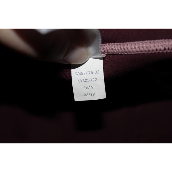 Womens Athleta Chroma 7/8 Tights Red Pink Athletic Cropped Capri Leggings Size M - Picture 7 of 7